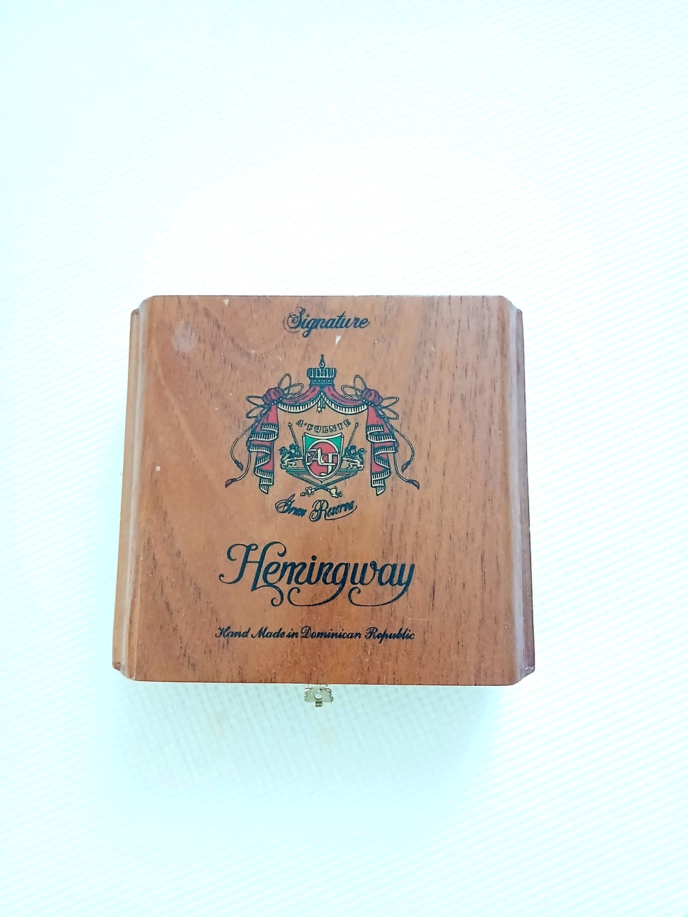 Vintage Arturo  Hemingway Classic Empty Wooden Cigar Box, Mint,Collectiable